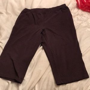 Yoga capris with pockets